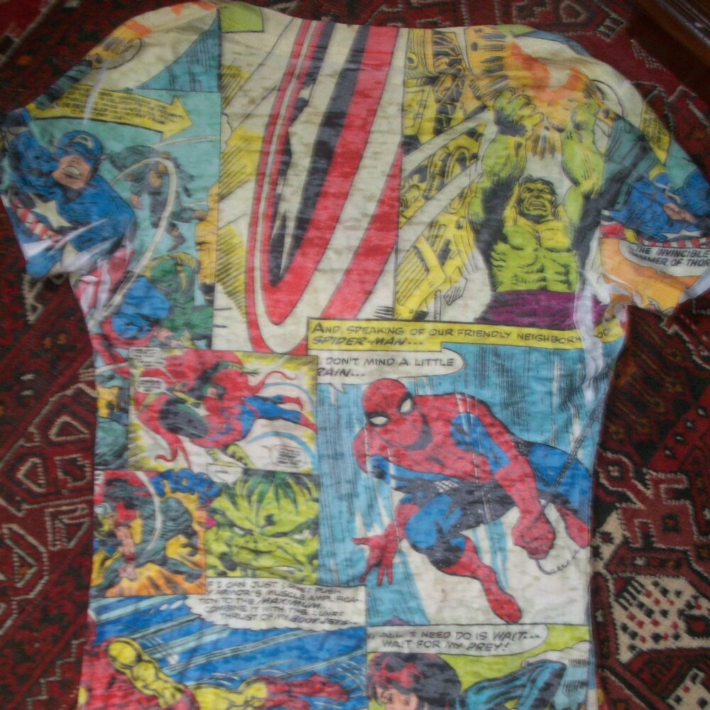 Marvel Comics Universal Studio Women's Sheer V-neck T-shirt Size Small Faded S - Picture 3 of 6